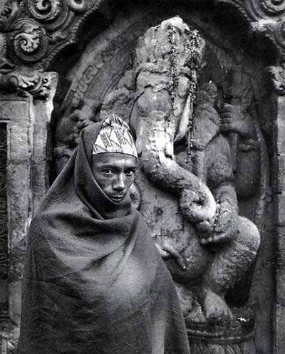 Kevin Bubriski: Hanuman Ghat, Bhaktapur, Nepal, 1987