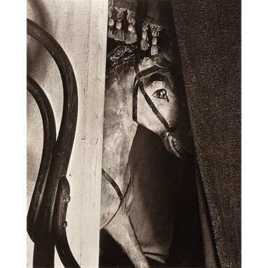 Manuel Alvarez Bravo: Wooden Horse. 1928-29